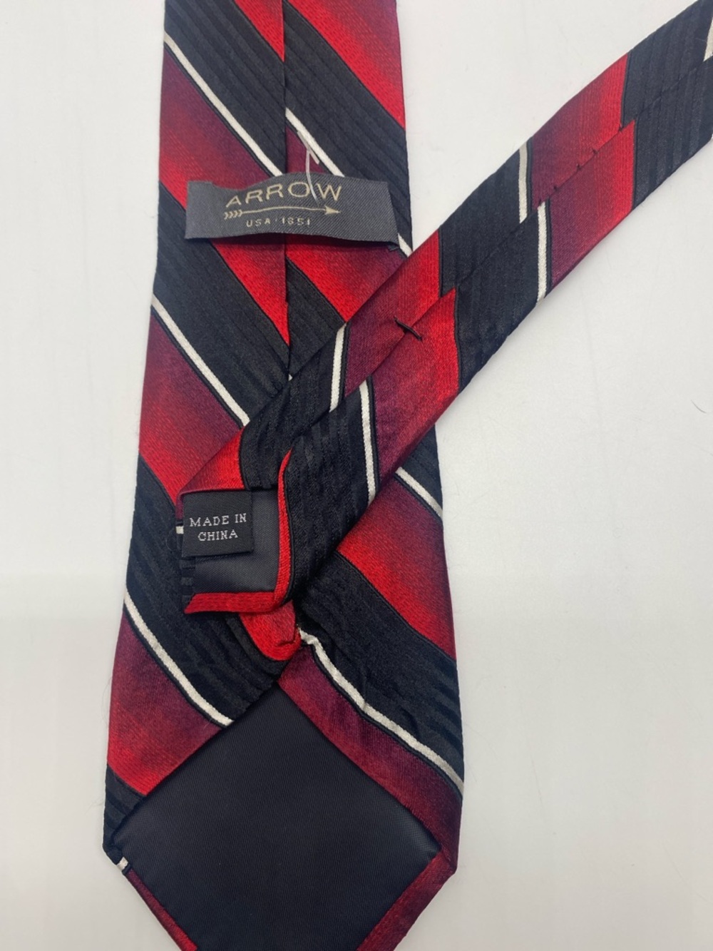 Arrow Red, Black and White Diagonal Stripe Men's Tie # 0014